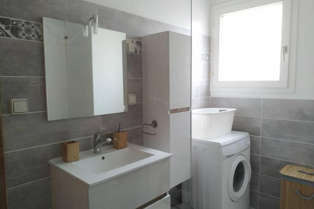 Appartement T3 Spacieux Avec Vue Sur L'Etang De Thau Au 1Er Etage D'Une Villa - Entree Independante Sète Exteriör bild